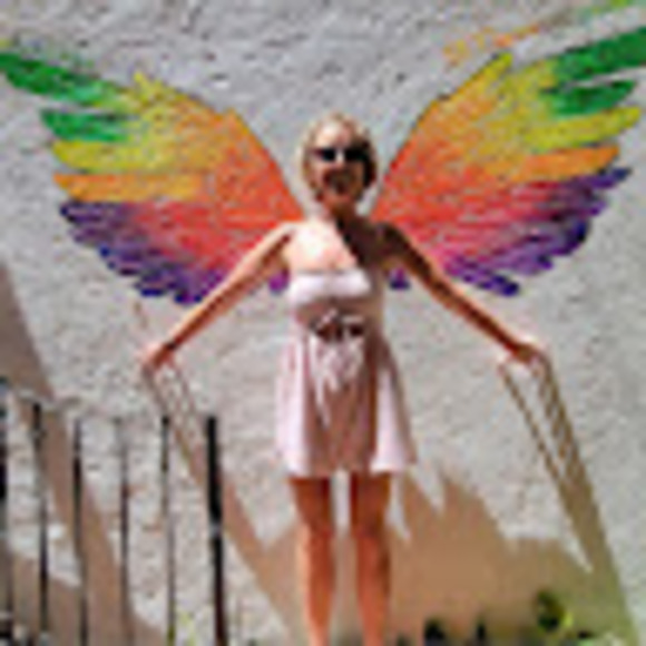 Meet your Posher, Jeanette - Picture 1 of 1